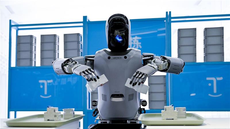 Vom Labor in die Realität: Wo China Roboter einsetzen will Chinas Roboterentwickler fokussieren sich auch auf Anwendungsfälle etwa in Fabriken.