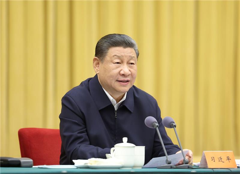 Chinas Staatschef Xi startet Europareise Chinas Staats- und Parteichef Xi Jinping hat seine Europareise begonnen.