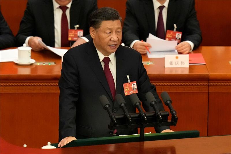 „Große Mauer aus Stahl”: Xi Jinping will China stark machen Chinas Staats- und Parteichef Xi Jinping spricht im Rahmen der Jahrestagung des Nationalen Volkskongresses (NVK) in Peking.