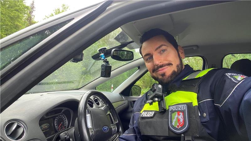 Chris Savaj ist im Fernsehen als TV-Polizist Stephan Sindera bekannt. Ursprünglich kommt er aus dem Oberharz.