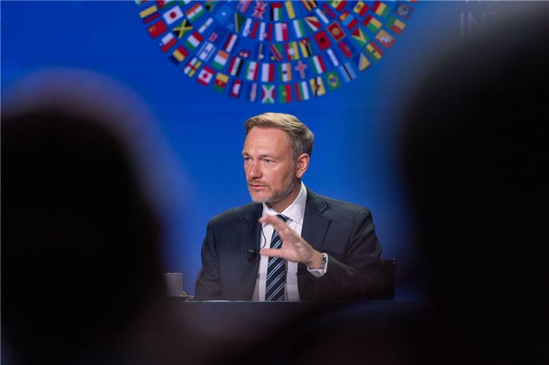 Lindner: Deutschland weiter ein Stabilitätsanker Christian Lindner (FDP), Bundesminister der Finanzen, spricht bei einer Pressekonferenz bei der Jahrestagung des Internationalen Währungsfonds und der Weltbank in Marrakesch.