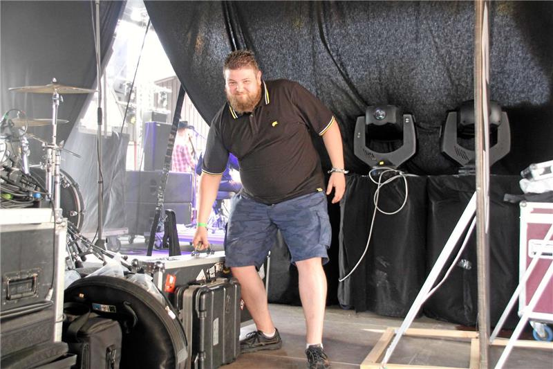 Christian Müller musste auf der Bühne ordentlich anpacken.