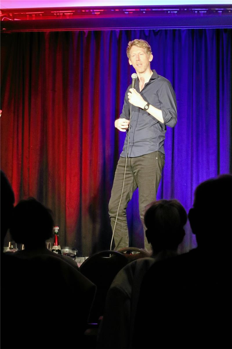 Christian Schulte-Loh ist als Humordiplomat schlagfertig und zielsicher unterwegs. Foto: Weber