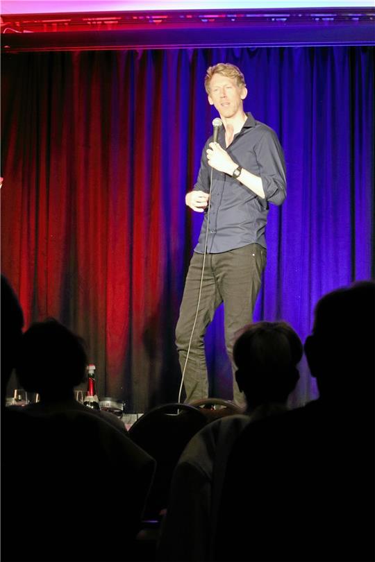 Christian Schulte-Loh ist als Humordiplomat schlagfertig und zielsicher unterwegs. Foto: Weber