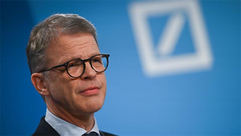 Christian Sewing hatte die Führung des Geldhauses nach etlichen Krisenjahren im April 2018 übernommen. (Archivbild)