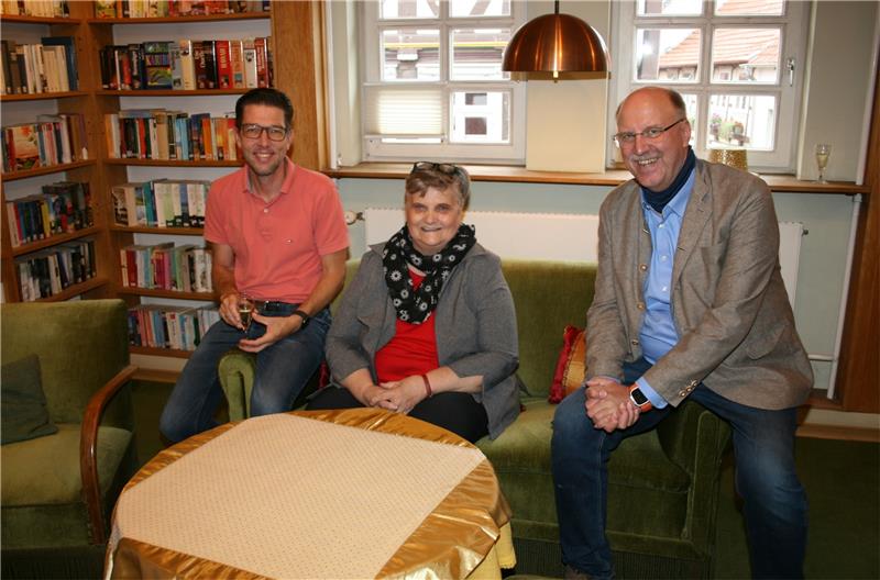 Bücherei in Hornburg öffnet nach Umbau wieder Christiane Pantke, Marc Samel(li) und Andreas Memmert freuen sich über die Wiedereröffnung der Bücherei. Die Gemeinde Schladen-Werra hat 90.000 Euro in den Brandschutz investiert. Foto: Hohaus