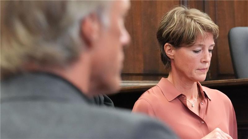 Christina Block verliest mehrere Stunden eine vorbereitete Erklärung.
