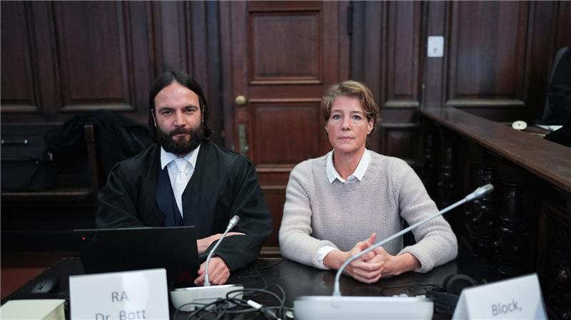 Verteidiger: Alle sollen Anklage gegen Blocks Ex-Mann hören Christina Blocks Verteidiger Ingo Bott fordert, dass eine Anklage gegen ihren Ex-Mann Stephan Hensel in einem weiteren Verfahren öffentlich verlesen wird.