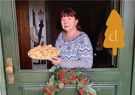 Christine Filter backt die Kokosmakronen schon seit 30 Jahren – sehr oft zusammen mit ihren Kindern. Foto: Rennwanz