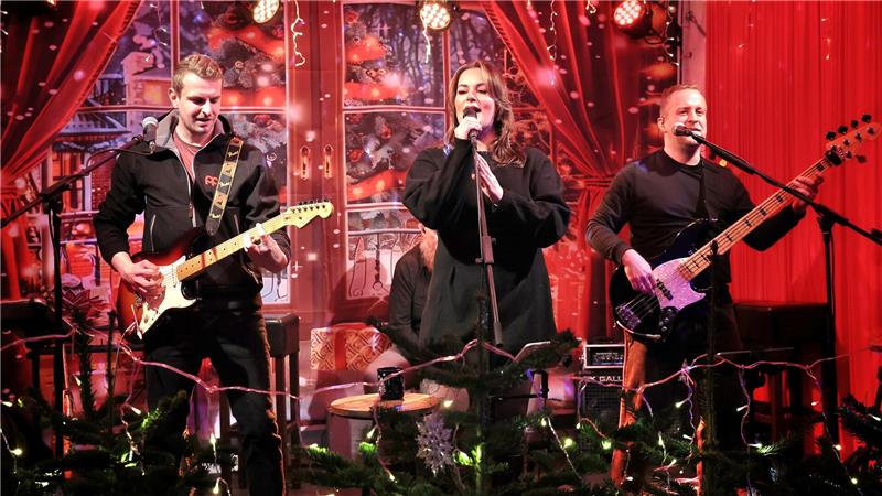 Christmas-Rock gibt es im Brunnengarten mit der Band OP3.