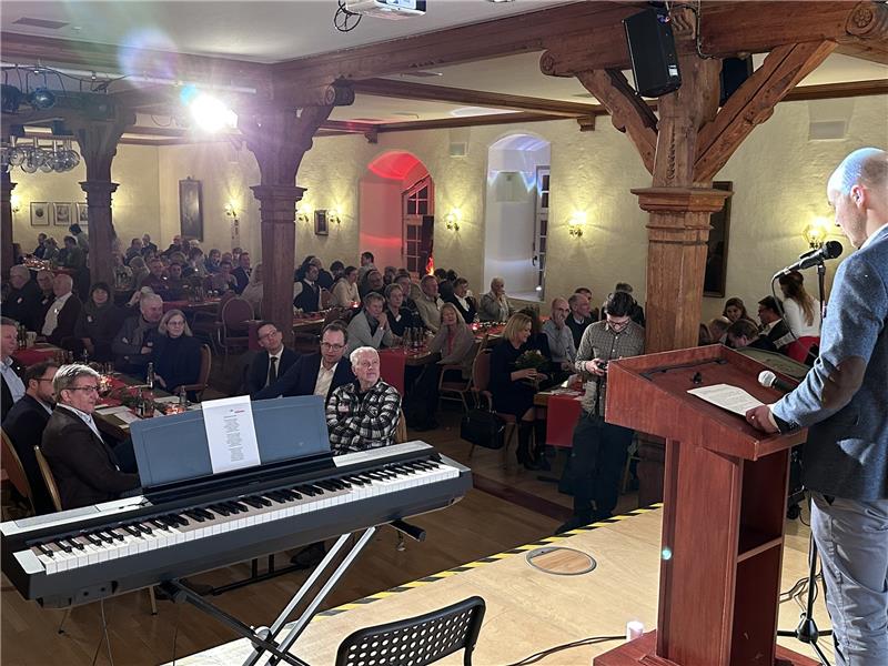 Die Genossen feiern mit Bad Harzburg Christoph Willeke begrüßt die Gäste des Neujahrsempfangs. Fotos: Schlegel