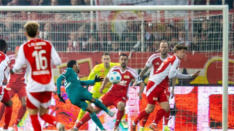 Union-Krise geht mit Baumgart weiter: 0:2 gegen Augsburg Claude-Maurice traf in der ersten Halbzeit doppelt.