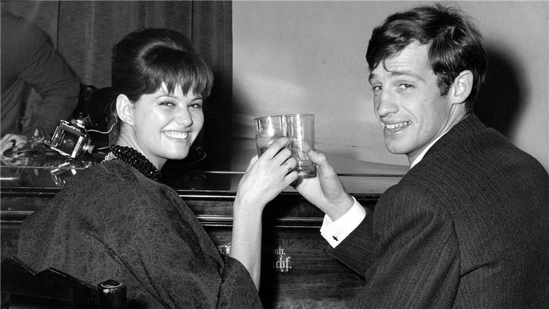 Trauer um italienische Schauspielerin Claudia Cardinale Claudia Cardinale arbeitete auch mit Schauspieler Jean-Paul Belmondo zusammen. (Archivbild von 1960)