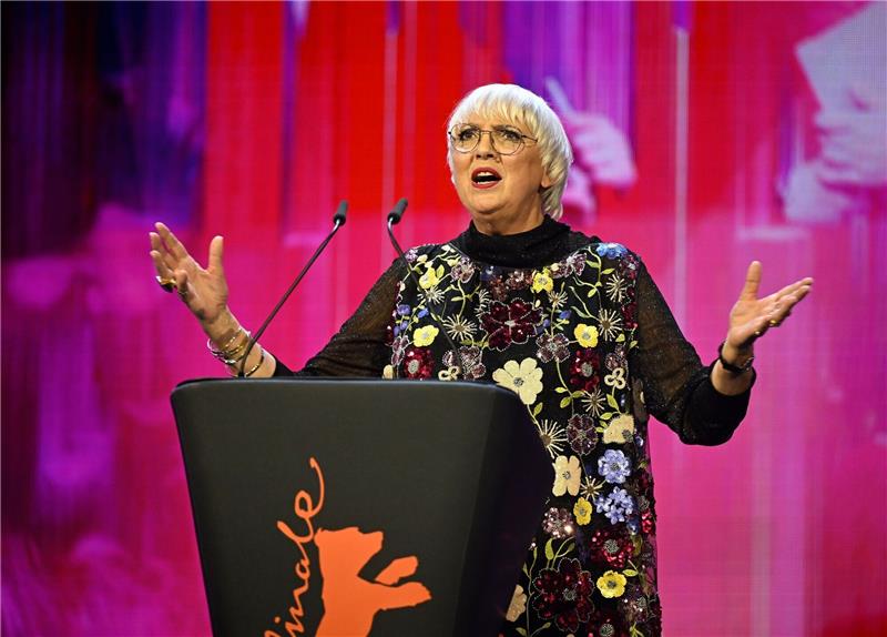 Antisemitismus in der Kultur - Was kann man tun? Claudia Roth, die Staatsministerin für Kultur und Medien, am Eröffnungsabend der Berlinale.