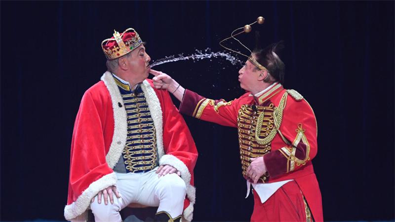 Clowns sorgen für Spaß.