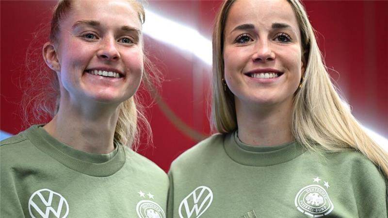 „Charakterlich sehr fest“: Wück macht Gwinn zur Kapitänin Co-Kapitänin und Kapitänin: Stellvertreterin Janina Minge (l) und Anführerin Giulia Gwinn.