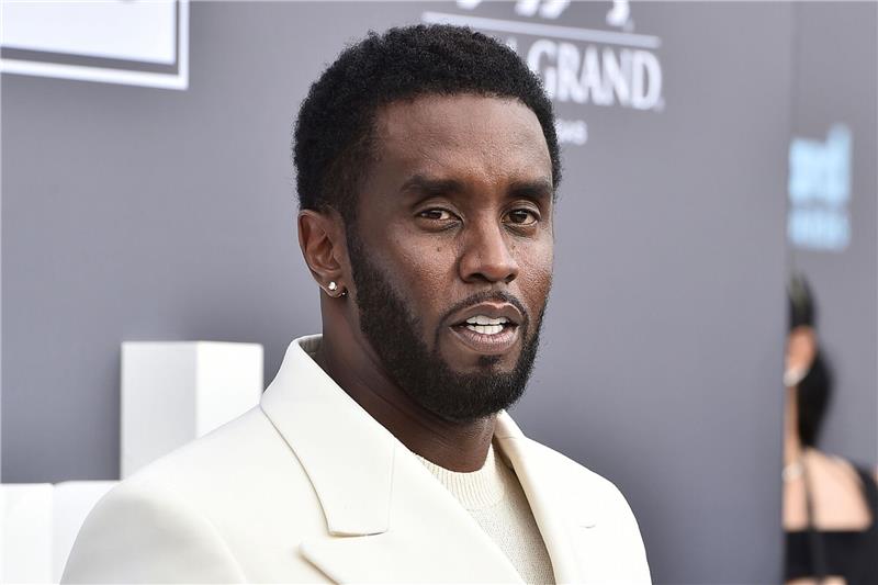 Anwalt von Sean „Diddy” Combs: Razzien sind „Hexenjagd” Combs ist einer der erfolgreichsten Vertreter der Hip-Hop-Branche und zudem auch als Plattenproduzent, Schauspieler und in anderen Geschäftsfeldern tätig.