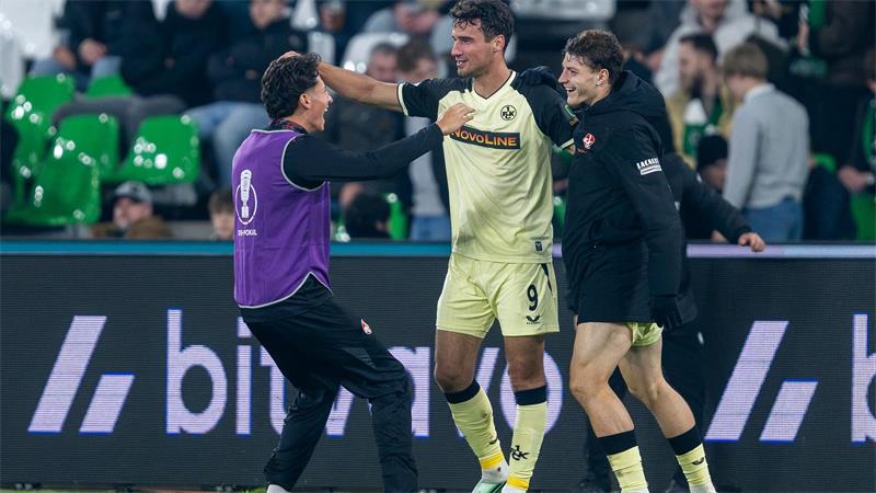 Comeback nach neun Monaten: Der lange verletzte Ivan Prtajin vom 1. FC Kaiserslautern (M) köpfte kurz nach seiner Einwechselung das Tor zum 2:0 in Hannover.