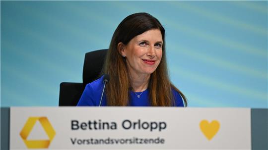 Commerzbank-Chefin Bettina Orlopp ist eine von nur vier Frauen an der Spitze eines Dax-Konzerns. (Archivbild)