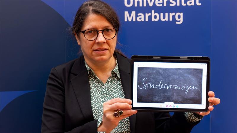 „Sondervermögen“ ist „Unwort des Jahres“ 2025 Constanze Spieß, Professorin am Institut für Germanistische Sprachwissenschaft der Philipps-Universität Marburg und Sprecherin der Unwort-Jury.
