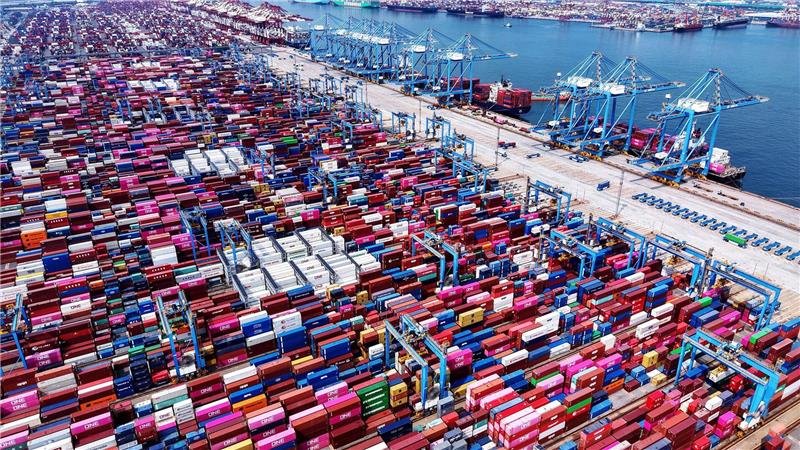 Bilder des Tages Containerterminal in China