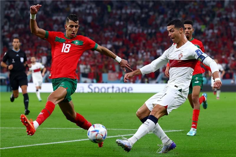 Portugals Ronaldo egalisiert mit 196. Länderspiel Weltrekord Cristiano Ronaldo (r) steht nun bei 196 Einsätzen für die portugiesische Nationalelf.