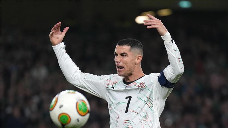 Ronaldos Rot hat Konsequenzen: Zuschauer bei der WM? Cristiano Ronaldo reagiert impulsiv beim Spiel in Irland.