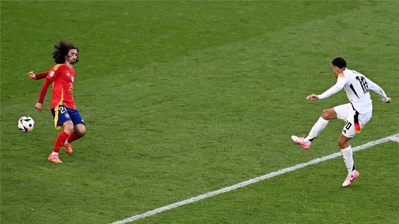 UEFA räumt ein: Fehlentscheidung nach Cucurella-Handspiel Cucurellas berühmtes Handspiel: Nach einem Bericht der UEFA-Schiedsrichterkommission hätte es in dieser vieldiskutierten Szene des EM-Viertelfinals Elfmeter für Deutschland geben müssen.