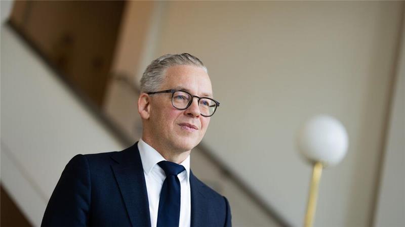Cum-Ex-Chefermittler und Oberstaatsanwalt der Staatsanwaltschaft Köln, Tim Engel, möchte bald neue Anklagen gegen Steuerbetrüger erheben.