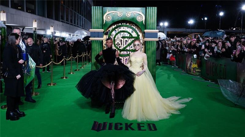 Oscar-Nominierungen: „Emilia Pérez“ ist Spitzenreiter Cynthia Erivo (l) und Ariana Grande sind für ihre Rollen im Musicalfilm „Wicked“ nominiert. (Archivbild)
