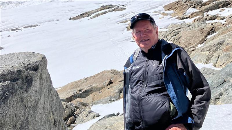 DAV-Vizepräsident Wolfgang Arnoldt warnt vor dem weiteren Abschmelzen der Gletscher. 
