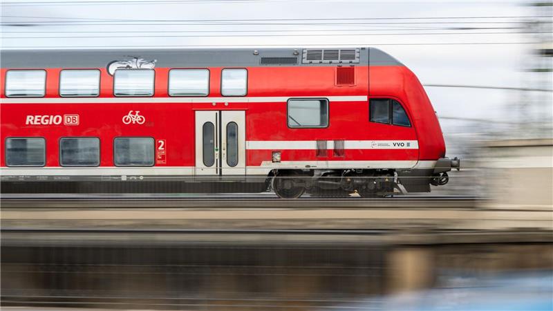 DB Regio zählte im April deutlich mehr Fahrgäste als im Vorjahresmonat. (Archivbild)