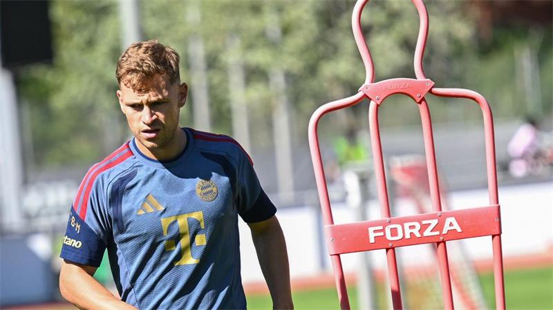 Nach dem WM-Frust: Neuer gibt den Bayern-Weg vor DFB-Kapitän Joshua Kimmich ist im Training zurück.