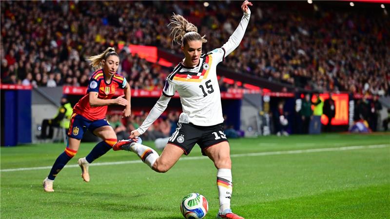 „Tut extrem weh“: Titeltraum der DFB-Frauen platzt DFB-Stürmerin Selina Cerci im Vorwärtsgang.