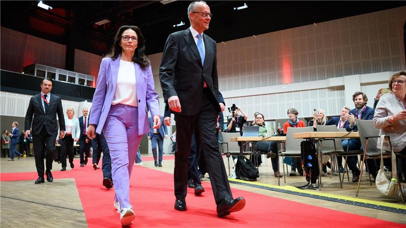 DGB-Kongress mit Pfiffen für Merz - und Applaus für Bas DGB-Chefin Fahimi gibt dem Kanzler Kontra.