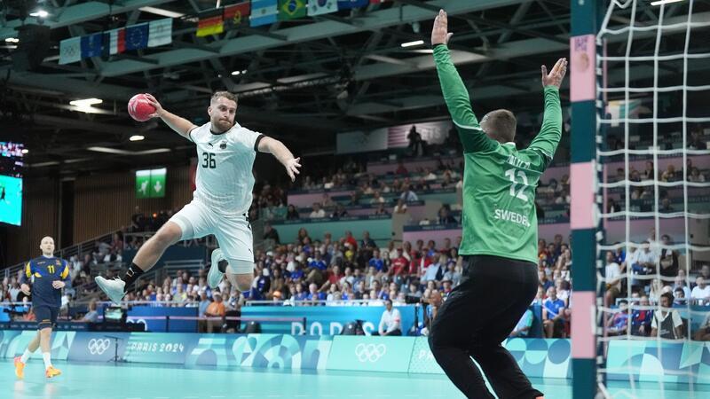 Wolff überragt: Handballer schlagen Schweden DHB-Profi Lukas Mertens scheiterte öfter am schwedischen Torhüter.