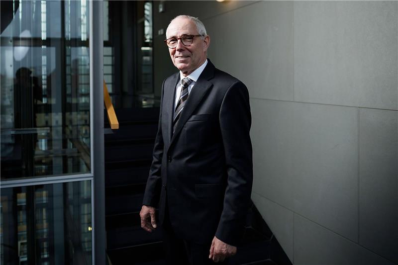 DIHK-Präsident Peter Adrian warnt vor einer zunehmenden Verlagerung von Produktion aus Deutschland ins Ausland.