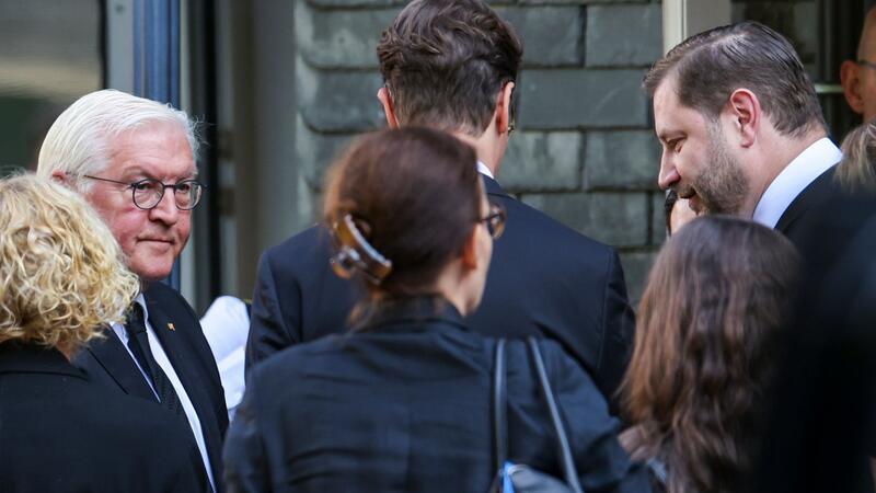 DIe Bluttat von Solingen hat nach Worten von Bundespräsident Frank-Walter Steinmeier das Land erschüttert