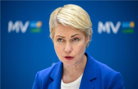 Da der Bundespräsident im Urlaub ist, hat Bundesratspräsidentin Manuela Schwesig das Cannabis-Gesetz unterzeichnet.