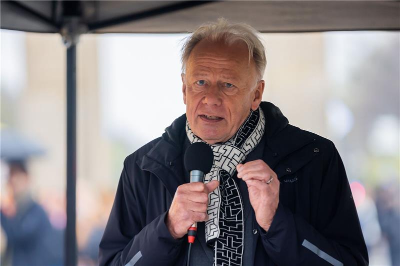 Trittin zu Fall Graichen: „Gezielte Kampagne” «Da ist ein Fehler passiert», sagt Grünen-Politiker Jürgen Trittin zum Fall Graichen.