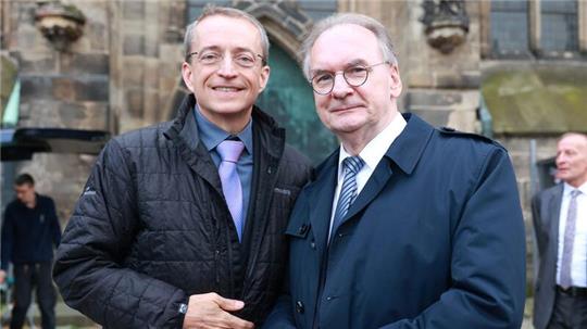 Da war der Fahrplan von Intel noch klarer: Pat Gelsinger und Reiner Haseloff bei einem Treffen in Magdeburg im Dezember 2022.