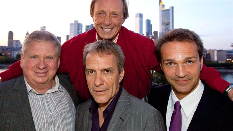 Nach 46 Jahren: ZDF stellt „Ein Fall für zwei“ ein Da war die Serie 30 Jahre alt, im Jahr 2011: Claus Theo Gärtner (oben) alias Privatdetektiv Matula in Frankfurt mit seinen Kollegen Rainer Hunold (links), Paul Frielinghaus (Mitte) und Mathias Herrmann. (Archivbild)