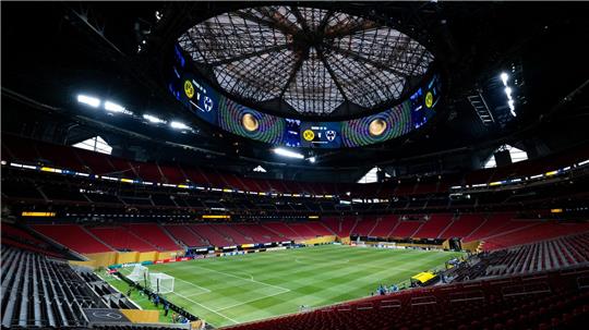 Dach zu: Im imposanten - und vor allem - klimatisierten Stadion von Atlanta kämpfen die Bayern gegen Paris um den Einzug ins WM-Halbfinale. 