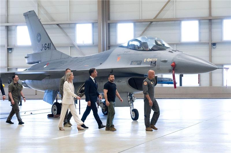 Was Sie über die F-16-Kampfjet-Lieferungen wissen müssen Dänemark und die Niederlande werden der Ukraine F-16-Kampfjets liefern.
