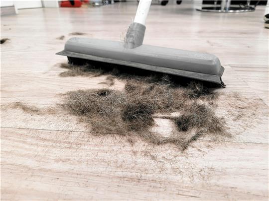 Dagmar Fuchs Dein Friseur Haare Alufolie Recycling Salon Besen