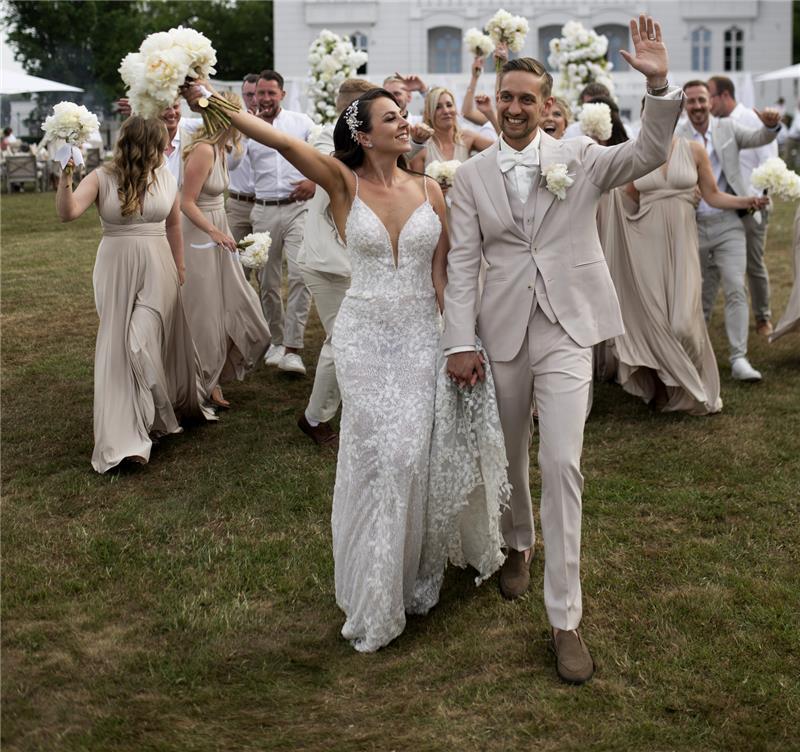 Wenn die Hochzeit ein Vermögen kostet Dajana und Patrick Siemers haben ihre Hochzeit drei Tage lang im Grand Hotel Heiligendamm gefeiert. Foto: Tali Photography
