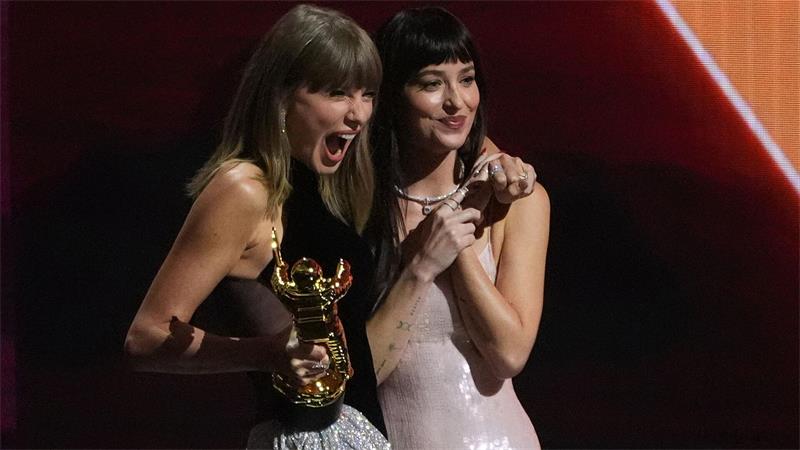 MTV Video Music Awards: Gold für Swift, Madonna räumt ab Dakota Johnson spielt in einem Musikvideo von Taylor Swift mit.