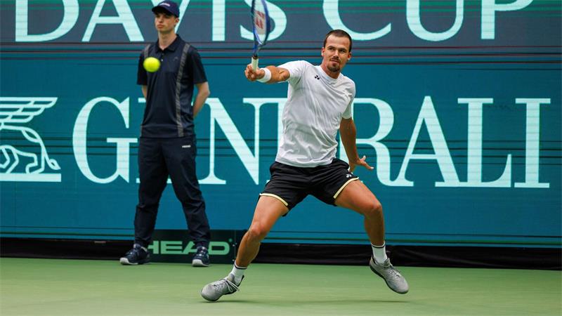 Trotz Sieges von Zverev: Davis-Cup-Team muss bangen Daniel Almaier enttäuschte gegen den Kroaten Dino Prizmic