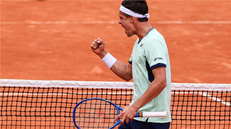 Nächster Paris-Coup von Daniel Altmaier Daniel Altmaier hat bei den French Open für die erste große Überraschung gesorgt.