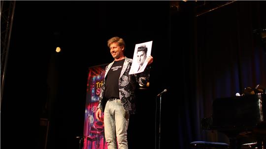 Daniel Helfrich gastiert mit seinem Soloprogramm im Kulturkraftwerk.